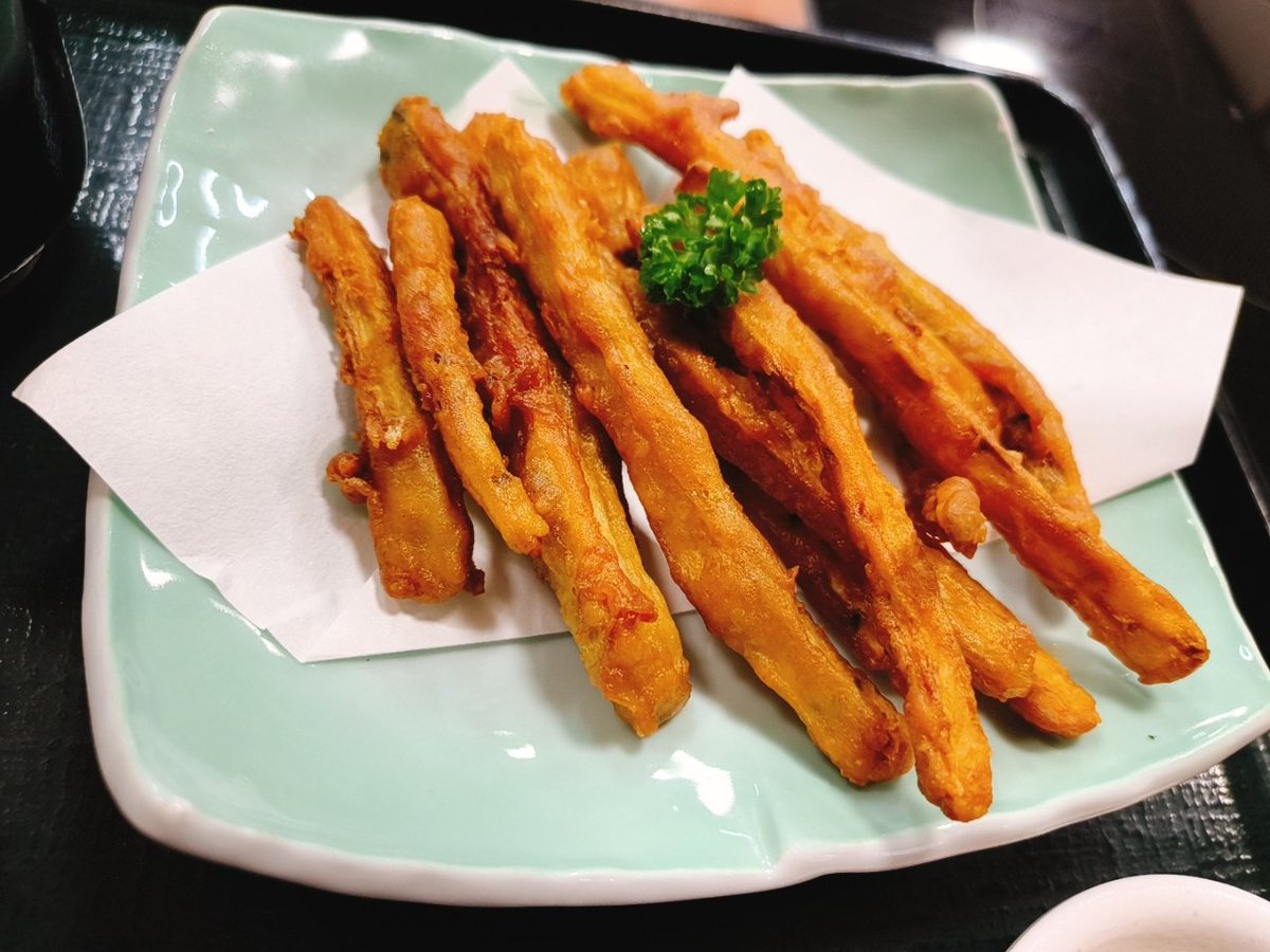 water__clock's tweet photo. どうしてもゴボウの唐揚げを食べたくなってしまったんです
ただそれだけなんです https://t.co/HZQlZYDRpK