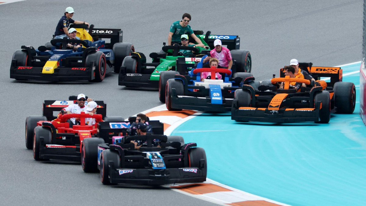 F1GuyDan's tweet photo. Hop in we’re going LEGOing again 🙌🙌🙌🙌 https://t.co/YZ9DLUMwh3