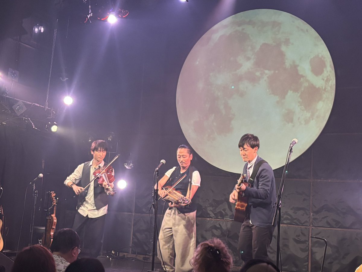 tricolor_music's tweet photo. Drakskip「焚く日、連ねる」 リリースライブ《Tack》in TOKYO with tricolor

Drakskip、20周年おめでとう！
続けることは、変化も楽しめること。
それを改めて実感しました。最高だった！

20周年のタイミングで、ご一緒してくれてありがとう。またみんなと一緒に演奏できる日が待ち遠しいです。 https://t.co/hzbfT2jaAh