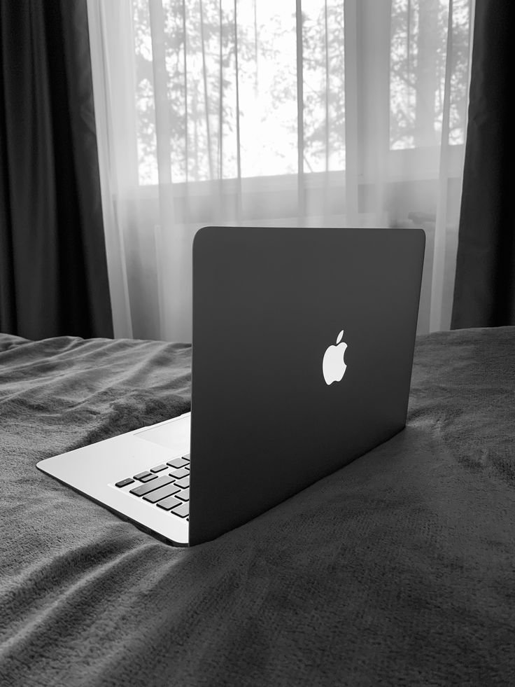 codewith55's tweet photo. Macbook is powerful but IT companies still use windows

why? https://t.co/m8ZWRFULsq