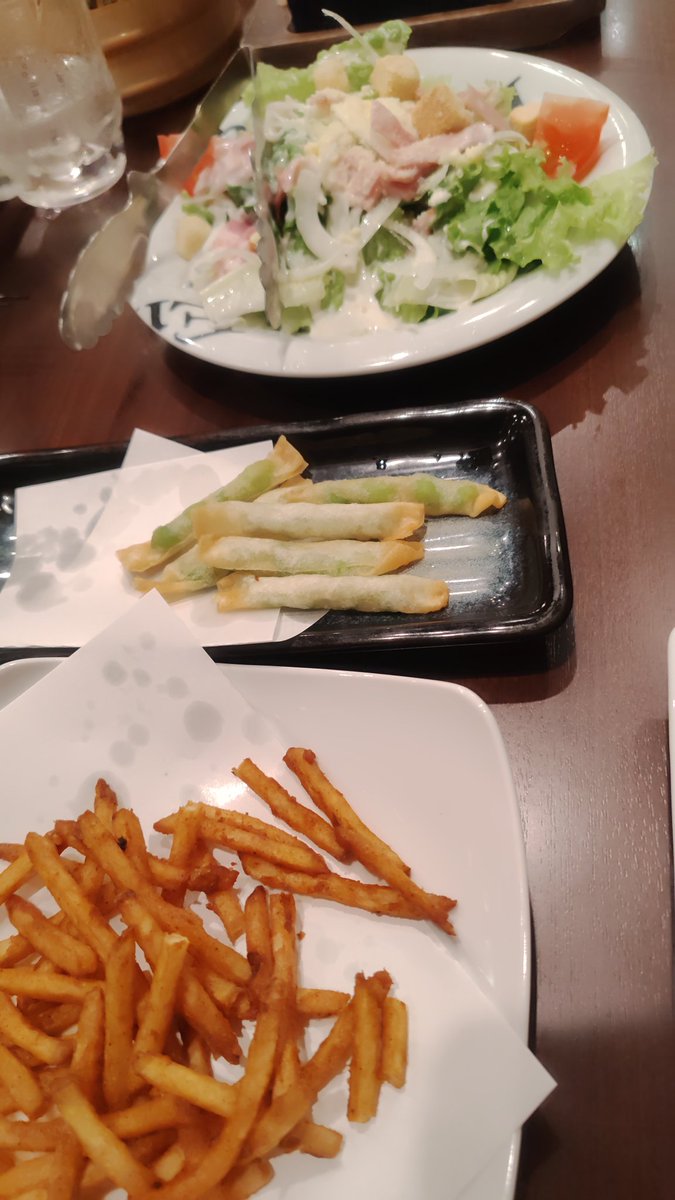 kyarico55's tweet photo. おじさまの奢りで飲み https://t.co/aeWsVLHoXm