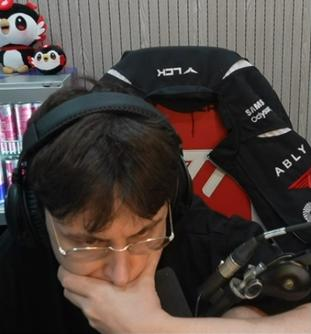 PolymarketLoL's tweet photo. JUST IN: Caedrel picks T1 to win #MSI2026  ‼️

"I feel like Peyz &amp; Keria are gonna run this tournament" 

"You're just picking T1 so you don't get kicked out" - His Twitch chat   💀 https://t.co/CpCyZ0JaHl