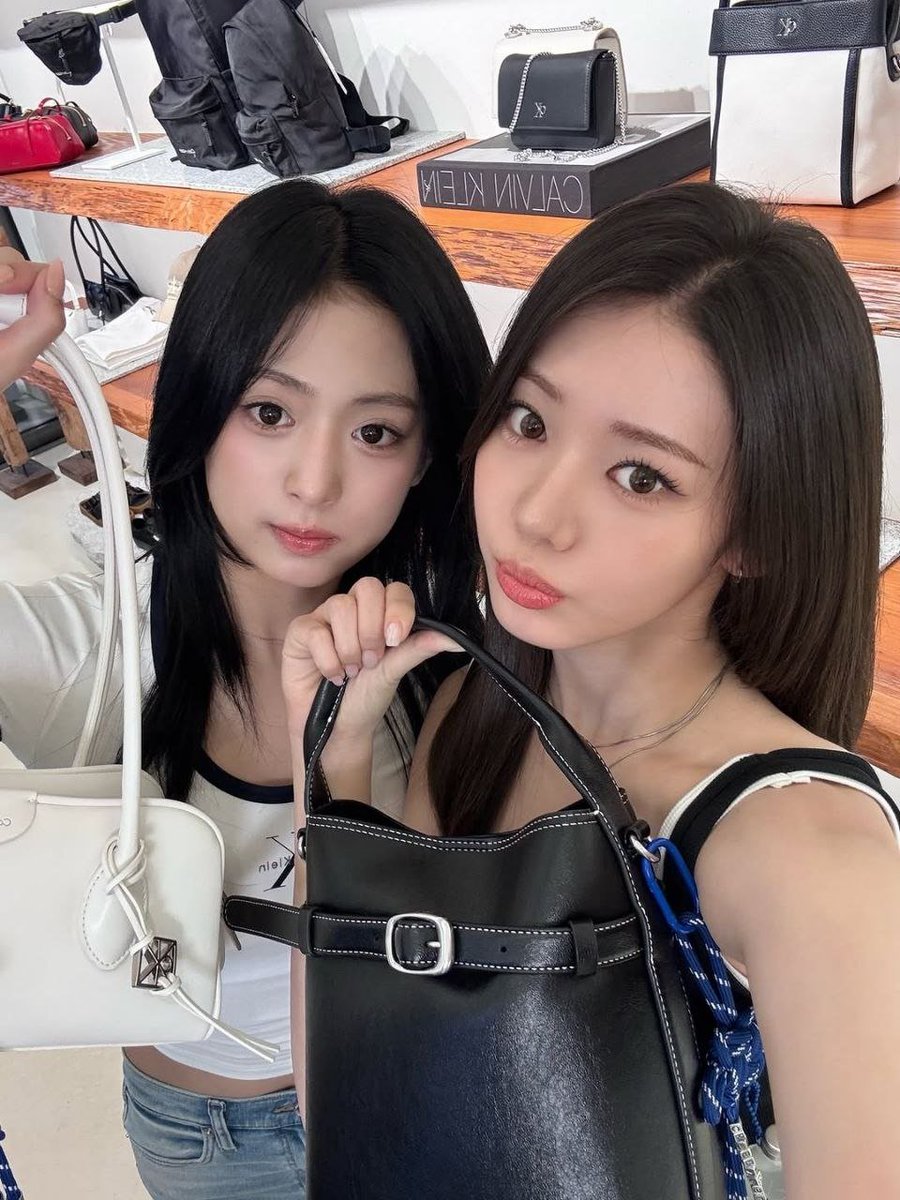 ahyebon's tweet photo. today  i  went  to  calvin klein  pop up
event  with  rora.  we looked  through
bags and took photos together.  time
passes  so  nicely  when  we  are side
by  side.  our  energy fits so well, and
we  make  every  moment  feel  warm
and lovely.  [ 𝟸𝟶 𝙹𝚞𝚗𝚎 𝟸𝟶𝟸𝟼 ]  —   📷 https://t.co/b00YCOVpgI