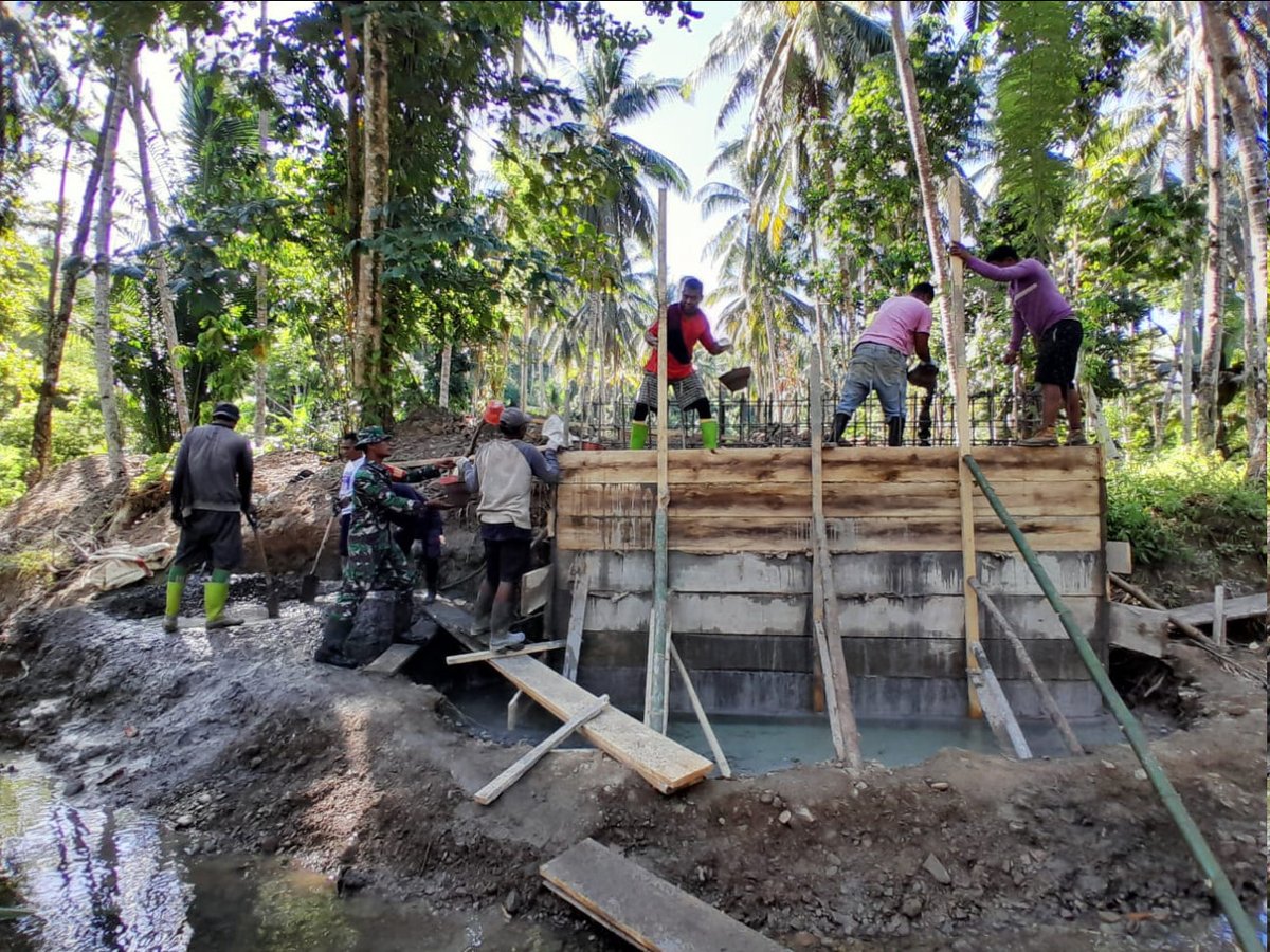 KodimBolmong's tweet photo. Dari Semangat Gotong Royong Lahir Harapan Baru, Jembatan Garuda Mulai Menampakkan Wujudnya
https://t.co/7B02NpjhGk https://t.co/v8KmtaTYCz