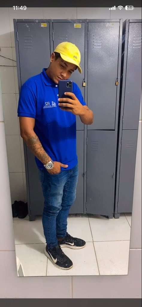 moleketere33's tweet photo. 💸💭 https://t.co/8bfnBvYBTa