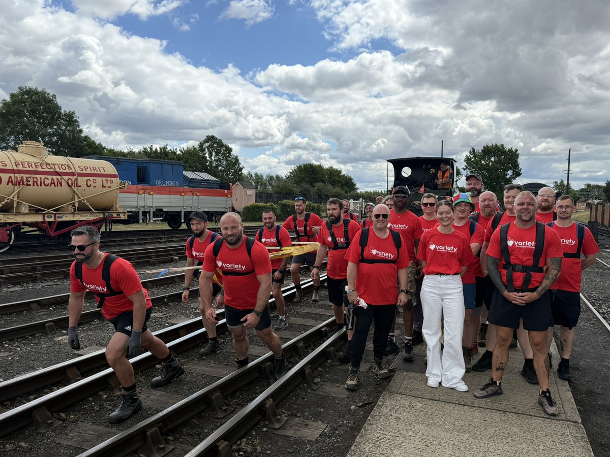 AlstomUK's tweet photo. Congratulations to colleagues based at @GWRHelp's Reading Depot who have pulled a 25-tonne steam locomotive by hand for one hour at @DidcotRailwayC! 💪 🚂

Covering 1,500 metres, the team have so far raised more than £1,500 for @VarietyGB.

Read more 👉 https://t.co/JrI6FxHVxQ https://t.co/p3MHnhzLk1