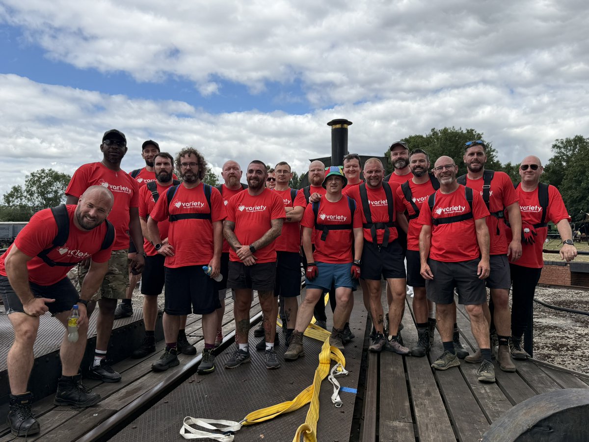 AlstomUK's tweet photo. Congratulations to colleagues based at @GWRHelp's Reading Depot who have pulled a 25-tonne steam locomotive by hand for one hour at @DidcotRailwayC! 💪 🚂

Covering 1,500 metres, the team have so far raised more than £1,500 for @VarietyGB.

Read more 👉 https://t.co/JrI6FxHVxQ https://t.co/p3MHnhzLk1