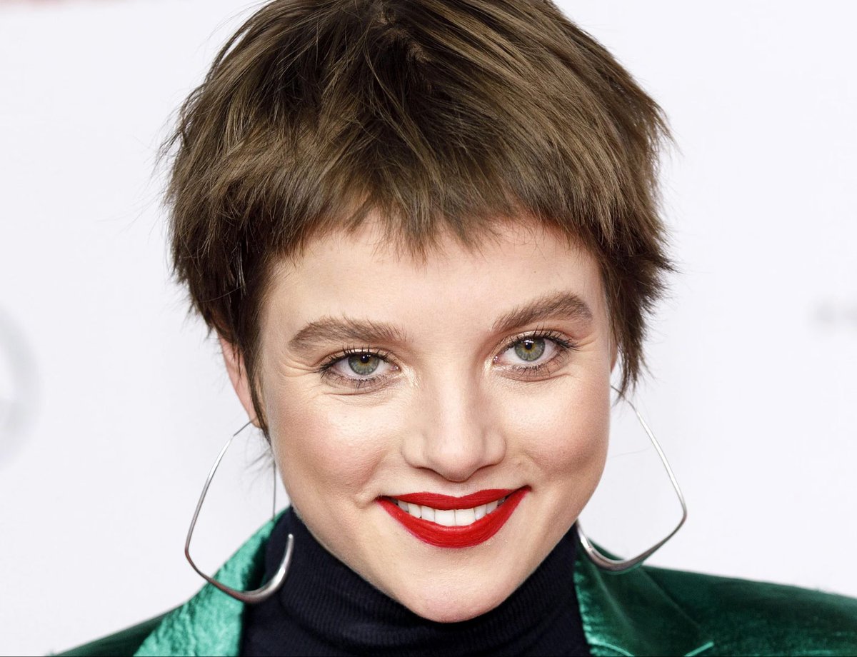 finncallieri's tweet photo. Hear me out: Jella Haase in Angela Merkel Biopic https://t.co/9egD3AQLqi