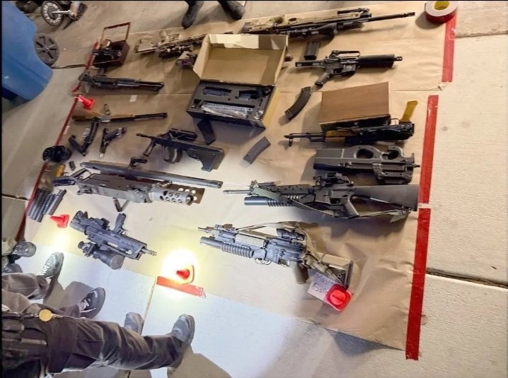 Jamstr88's tweet photo. @Mrgunsngear Here's his guns allegedly. https://t.co/9TlTyTvVbu