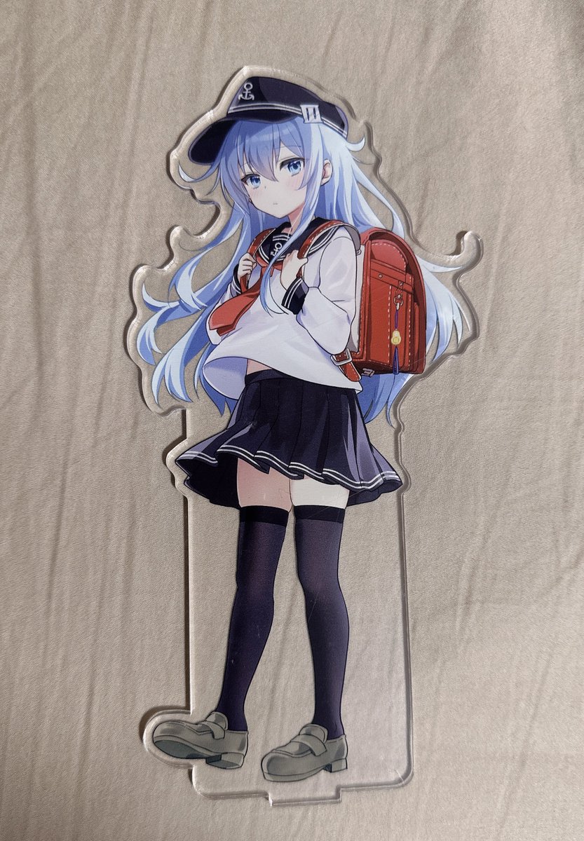 kiri2002same's tweet photo. @cafe_blanc 本原もかさんのグッズが届いた！響ちゃん、めっちゃ可愛い🥰 ランドセル背負ってる姿もけもみみも、どっちも大好きすぎる～ちっちゃいのがいい、ちっちゃいのがいい😋 こんなに響ちゃんに囲まれて、心も体も癒やされる感じ😇 https://t.co/JbhQKcfR7e