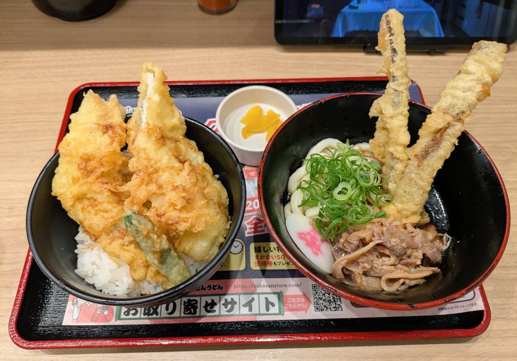 hiroppe99's tweet photo. 穴子天食べたくなって資さんうどん🐵 https://t.co/KMM1QaXyRO