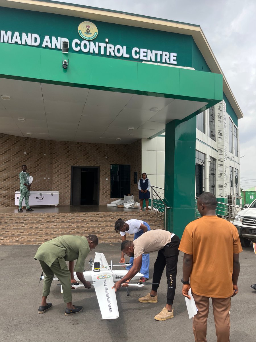 beat_drone's tweet photo. @aonanuga1956 Enugu State implements new technological tactics to combating terrorist; 
https://t.co/bzz98AsiQD https://t.co/h7ppoI5vSp