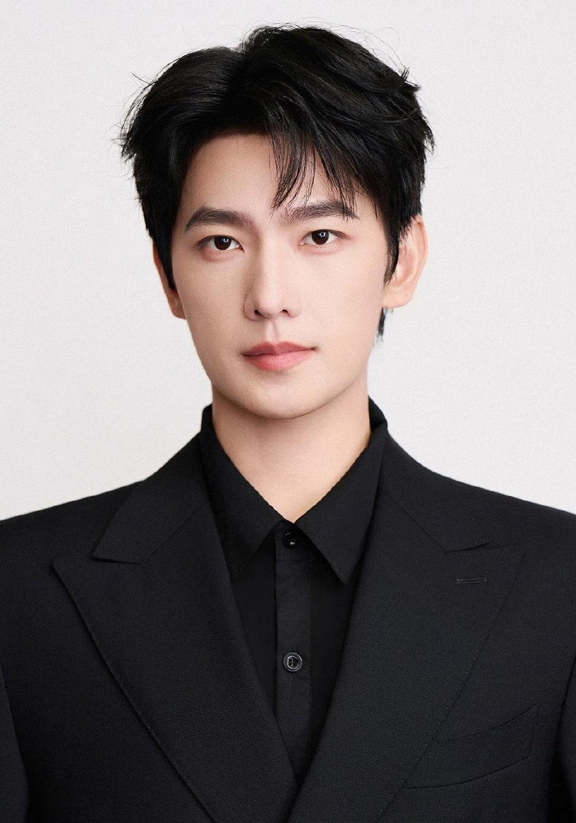 FulltimeBusy09's tweet photo. รูปโปรไฟล์ใหม่ของแอป Douban
หล่อมากเลย😆😆

#YangYang
#YangYang杨洋 
#หยางหยาง https://t.co/i1hp76wHab