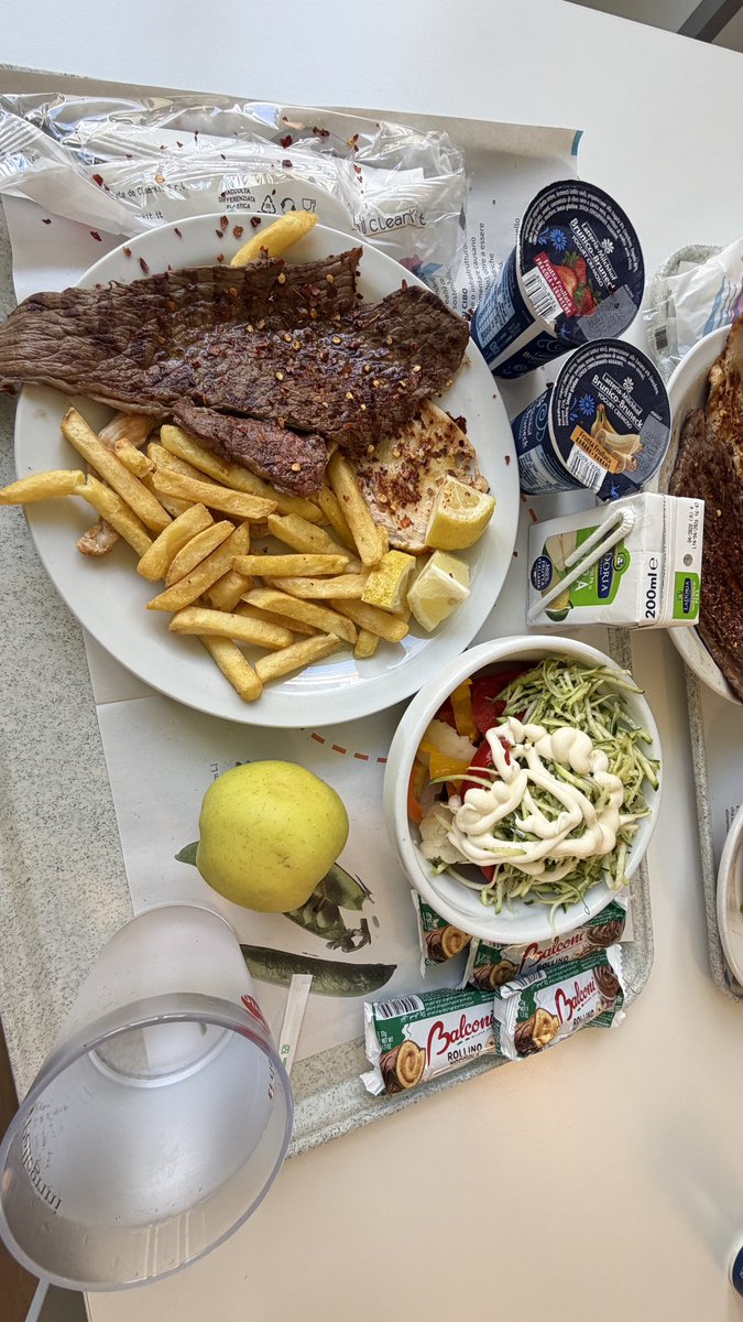 oku_yungx's tweet photo. LUNCH https://t.co/UYS9ApbGwL