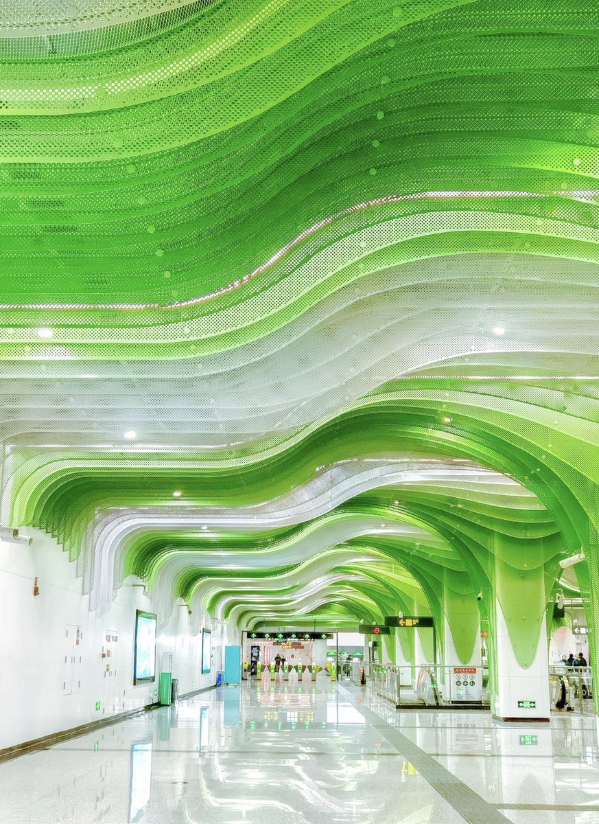 tongbingxue's tweet photo. The vibes of Metro stations, Chengdu, SW China. https://t.co/vQ29cpKqdh