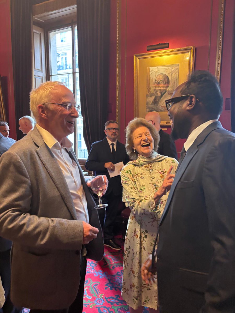 AhmedBarre20's tweet photo. Thank you to @Baroness_Nichol a strong and loyal friend of #Somaliland and tireless advocate for our nation's recognition. A former UK international Trade Envoy and a global humanitarian, it was great to see her in London to promote Somaliland energy and resources @SLMoEM https://t.co/nyoV5TWbDc