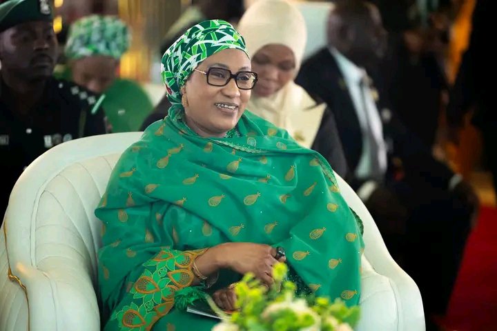 v79158's tweet photo. Mommy Hajia Nana Shettima @kujarima ,is our mommy, your mommy and a mother to everyone.

 Her kindness, warmth and care make her a source of love and inspiration to all who know her.

May Allah continue to bless and strengthen you our compassionate and impactful mommy.🙏❤️♥️ https://t.co/hWjIyB46z4