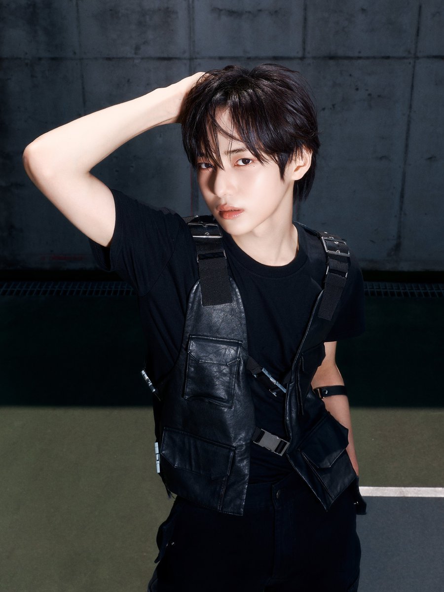 AEN_offcl's tweet photo. AEN THE 1ST EP [A NEW ERA OF NOW]
‘Clockwise’ PERFORMANCE FILM CONCEPT PHOTO

#KYUHYUN #규현

2026.08.05 6PM (KST/JST) Release

#AEN #에이엔 #エイエン
#A_NEW_ERA_OF_NOW
#Clockwise https://t.co/GZUCE3T5mm
