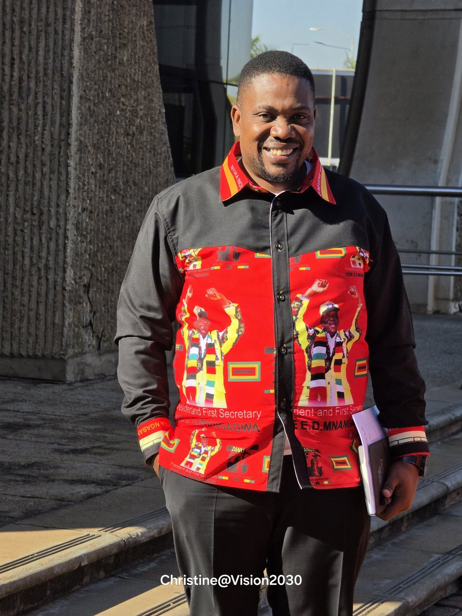 chrissy10charu's tweet photo. ZANUPF NDIYO YEGA PARTY INOMIRIRIRA  ZVIDO ZVE RUZHINJI RWEVANHU. https://t.co/CJG9UFxZiE