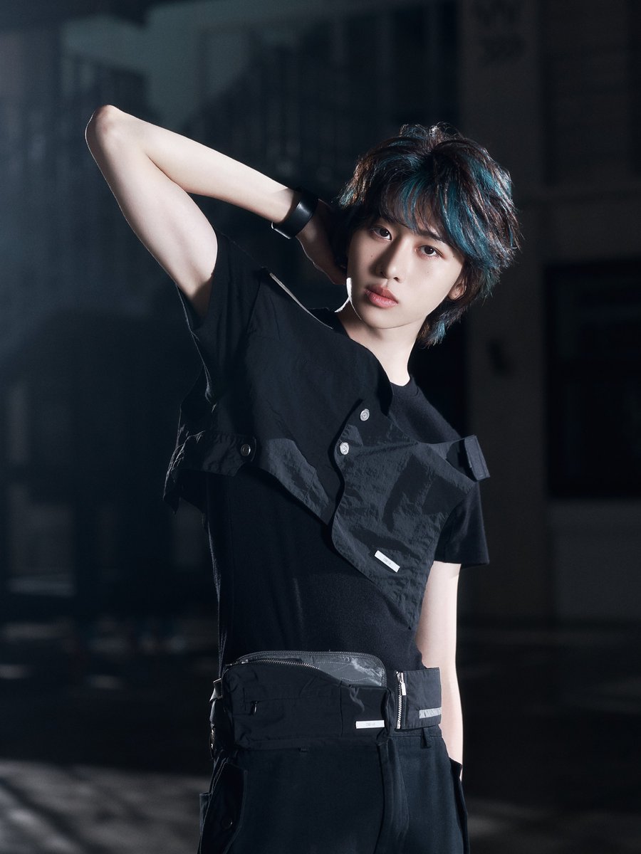 AEN_offcl's tweet photo. AEN THE 1ST EP [A NEW ERA OF NOW]
‘Clockwise’ PERFORMANCE FILM CONCEPT PHOTO

#HARU #하루

2026.08.05 6PM (KST/JST) Release

#AEN #에이엔 #エイエン
#A_NEW_ERA_OF_NOW
#Clockwise https://t.co/qq5cx86IZm