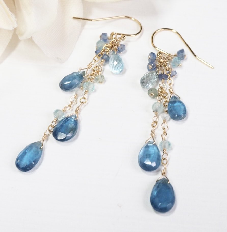 atelier_azul's tweet photo. またしても直前の告知ですが7/5(日)の刈谷石フリマ（@isi_fleamarket ）に出ます！

アクセ•雑貨　D-23 「AtelierAzul」です✨

よければお気軽にお立ち寄り下さい。

お天気は悪そうですが皆様お気をつけてお越しください☺️

よろしくお願いします✨

#刈谷石フリマ
#天然石アクセサリー https://t.co/UCfCZ6UZJX
