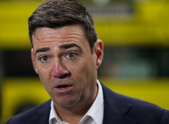 kazrg9z's tweet photo. All of us  can feel something is badly and deeply wrong.
Britain is a great nation being utterly failed and betrayed by the political class with  the msm being complicit.
This  charade of Burnham's installation is proof of this..
No dignity no honour @andyburnham
@UKLabour and @BBCNews @SkyNews @itvnews @Channel4News @Channel5iveNews