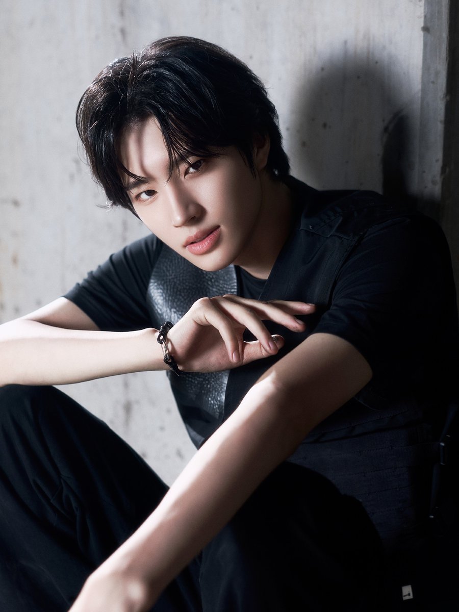 AEN_offcl's tweet photo. AEN THE 1ST EP [A NEW ERA OF NOW]
‘Clockwise’ PERFORMANCE FILM CONCEPT PHOTO

#HARUTO #하루토

2026.08.05 6PM (KST/JST) Release

#AEN #에이엔 #エイエン
#A_NEW_ERA_OF_NOW
#Clockwise https://t.co/ORutbmkSBW