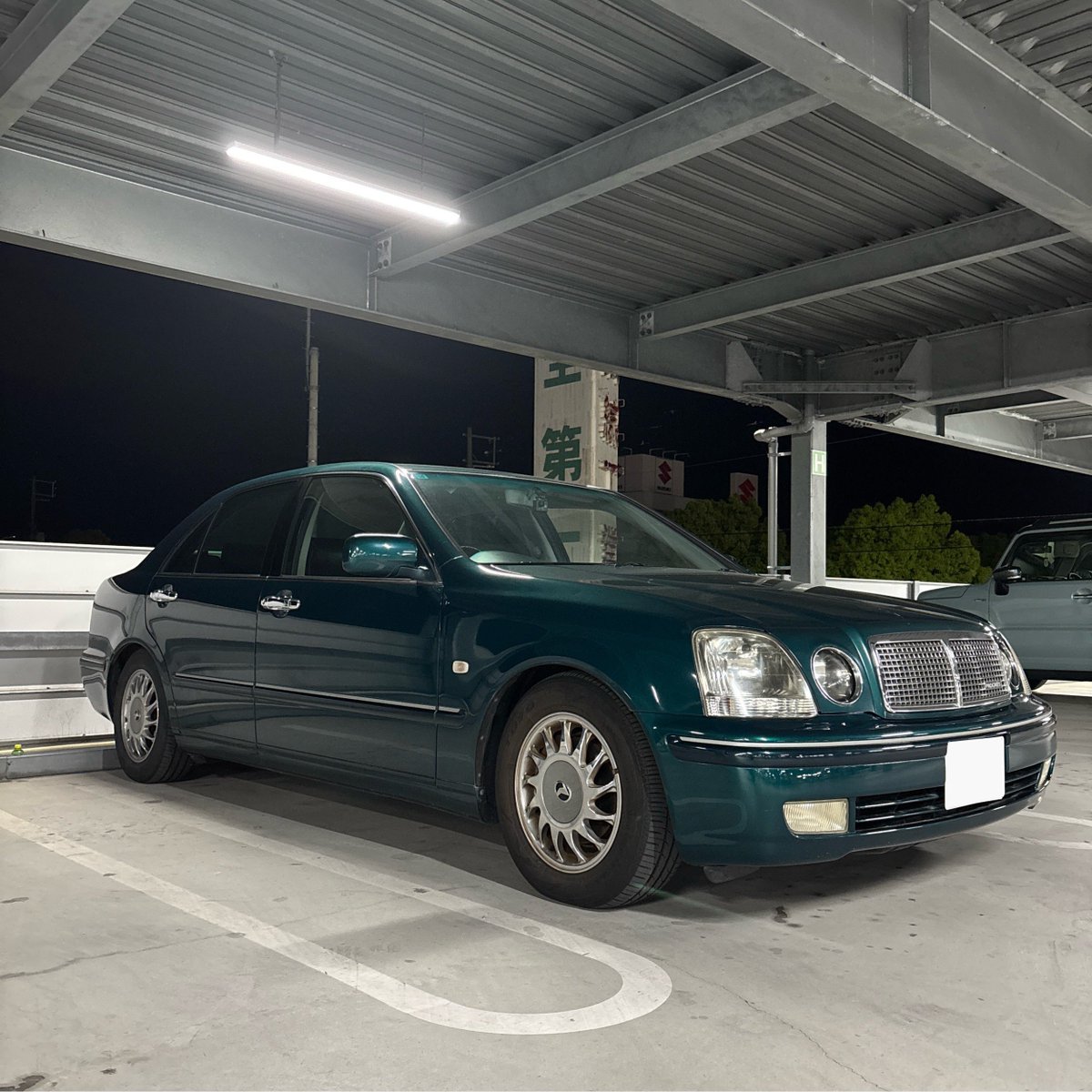HIROS13Qs's tweet photo. トヨタ プログレ
走行距離62000キロ
車検令和8年10月

タイミングベルト2万キロ時に交換してます。
RSRのダウンサス付けてます。(純正スプリングあります。) 
前後ドラレコ
スペアキー、ブランクキーあります

内装は黒革で状態も良いですが外装は雹害受けてます。

23万 
値下げ要相談
 #車売ります https://t.co/YtgwvS9eqp