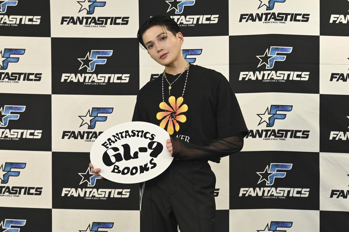 moe sleeves with THAT face 😭 #八木勇征