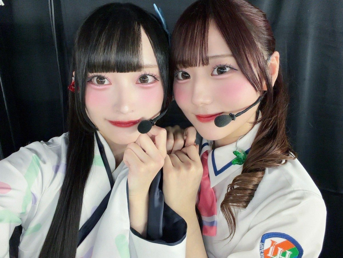 Marupmhw's tweet photo. お兄さんは私達のどっちとS◯Xしたい？💕？💕？💕
#性優 https://t.co/plZSLwA9vu