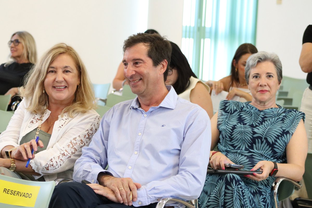 AeafaAbogados's tweet photo. 🔺Las sentencias más relevantes del Constitucional en el ámbito de Familia. Ponente, Laura Díez Bueso, magistrada del @TConstitucionE. Moderan, nuestro tesorero, @OscarMarAbog, y la presidenta de la AEAFA, @lopezmuelasv. https://t.co/KPrPNOnVNV