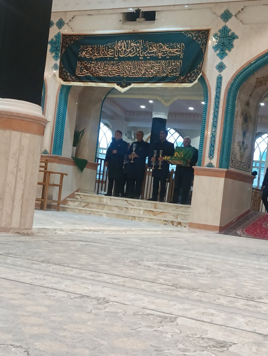 samen_68's tweet photo. فلما أَن جَاءَ الْبَشِيرُ أَلْقَاهُ على وجهِهِ فارتد بصیرا..

روزی شد پرچم گنبد امام ابوالحسن علی بن موسی الرضا علیه السلام را بر چشمام کشیدم،امید که چشممون به حقائق عالم باز بشه.

مقیم آستان فیض بخش عشق شو صائب
که نابینا شود گر حلقه این در، شود بینا

 امامزاده شاه کرم اصفهان https://t.co/QnIeNoFied