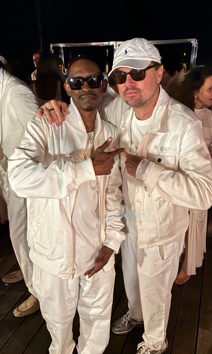 2Cool2Blog's tweet photo. Kurupt meets Travis Scott Lil Baby &amp; Leonardo Dicaprio at Michael Rubin’s all white party https://t.co/RtxreBno1A