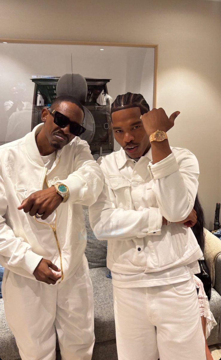 2Cool2Blog's tweet photo. Kurupt meets Travis Scott Lil Baby &amp; Leonardo Dicaprio at Michael Rubin’s all white party https://t.co/RtxreBno1A