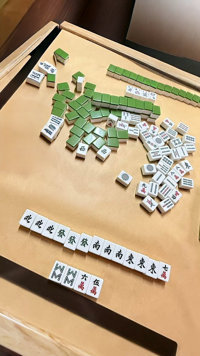 JiangChenYu620's tweet photo. 今晚下班有人想湊一桌麻將嗎？
不過～我只會打（碰碰）
這樣你們還敢玩嗎🤭🤭
#線下約 #斗六約 #約跑實測 #永康約 https://t.co/OSFfdsG2Dm