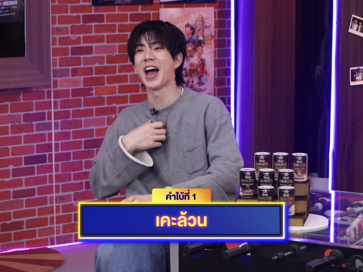 laliphat1's tweet photo. คำใบ้ที่1 : เคะล้วน 

มากับ Birdy barista ก็ต้องภูวินป้ะ เคะแล้ว1 ที่เหลือก็ต้อง เอส แซนต้า บอนนี่

#GMMTVLiveHouse https://t.co/vyNfy3FTQu
