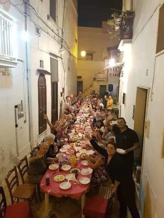 luisomor's tweet photo. The Mediterraneans understand it well:

- Wake up with no alarm
- Long family reunions
- Whole organic foods
- Walking everywhere
- Always optimistic
- Quality > quantity https://t.co/s3vyozDcxA