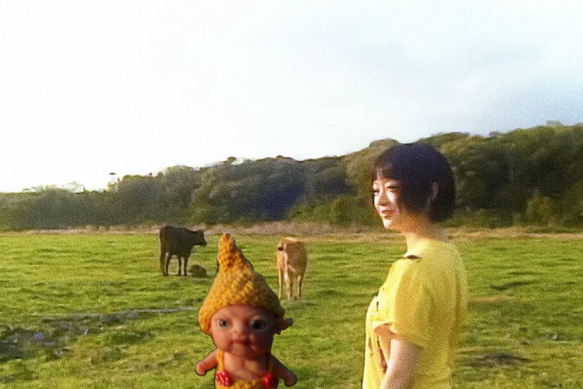 Bratzin221204's tweet photo. We don’t talk enough about this prt of the bubblegum mv imo https://t.co/tx1J2rvfUz