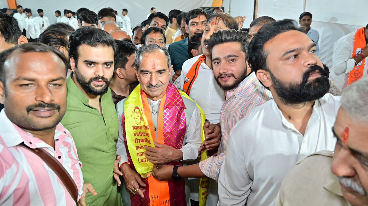 VishuWithU's tweet photo. भारतीय जनता पार्टी के प्रदेश अध्यक्ष आदरणीय श्री मदन राठौड़ जी को जन्मदिवस की हार्दिक शुभकामनाएँ।

@BJP4Rajasthan @madanrrathore 
#happybirthday https://t.co/bddAa4xqJK