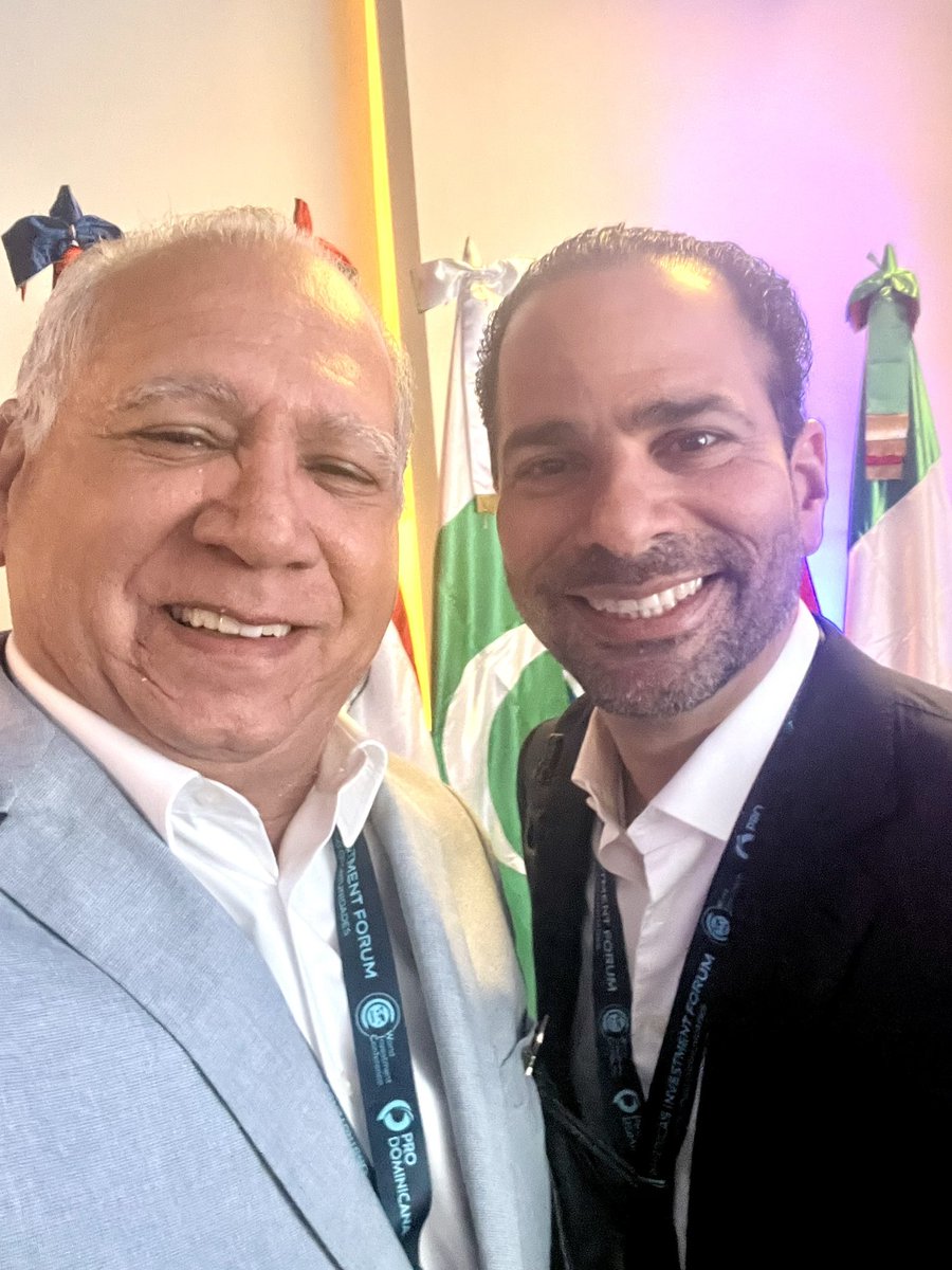 AVipceo's tweet photo. Seguimos en American Investment, estamos con Biviana Riveiro Ditectora de Pro Dominicana y el Sr. Frank Rainieri . Tuvimos el inmenso placer da saludar a nuestra vice presidenta @RaquelPenaVice muy amable ! Gracias a todos https://t.co/zNXVIeM7Tm