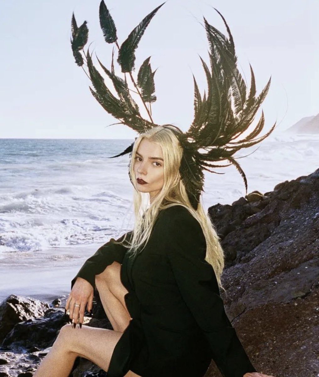 FilmUpdates's tweet photo. Anya Taylor-Joy on starring as elf Seren in ‘The Lord of The Rings: The Hunt for Gollum’

"I feel like i've been an elf all my life, so it feels very validating to go and actually be able to do it as a job. I'm a huge 'Lord of The Rings’ fan. Being a part of this world and to be able to inhabit this character is a dream come true"

(Via: @RottenTomatoes)