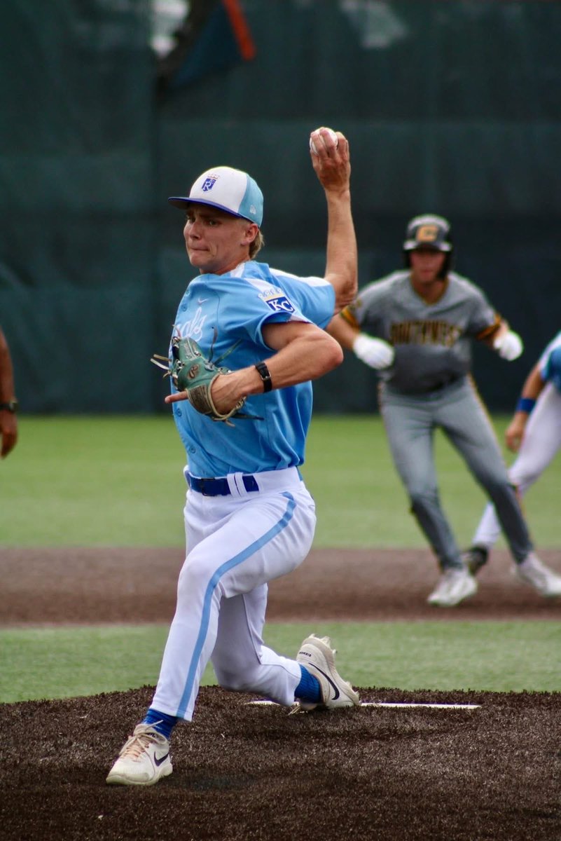 colin_zimbelman's tweet photo. Had a chance to catch some great arms @PerfectGameUSA WWBA these guys are studs and great teammates @RoyalsScoutTeam @schenewerk_bode @JOEWEBB44 @masoncollins_1 @HHardesty123 https://t.co/np2tDZATom