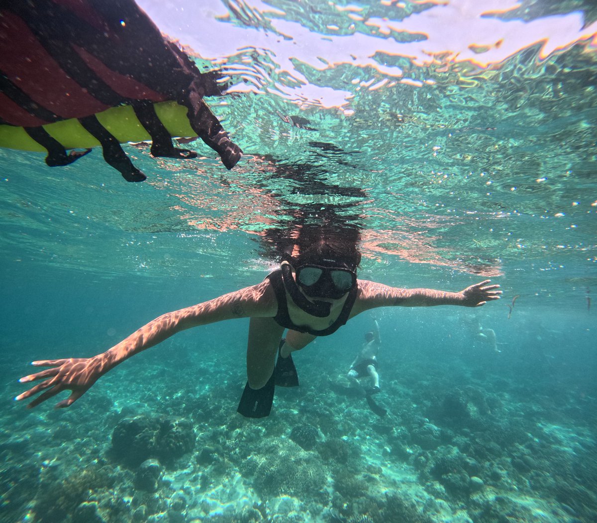 milkshxqe's tweet photo. Look it’s important to have bf who send u on a vacay every week ya girls https://t.co/v3p6QVOa1o