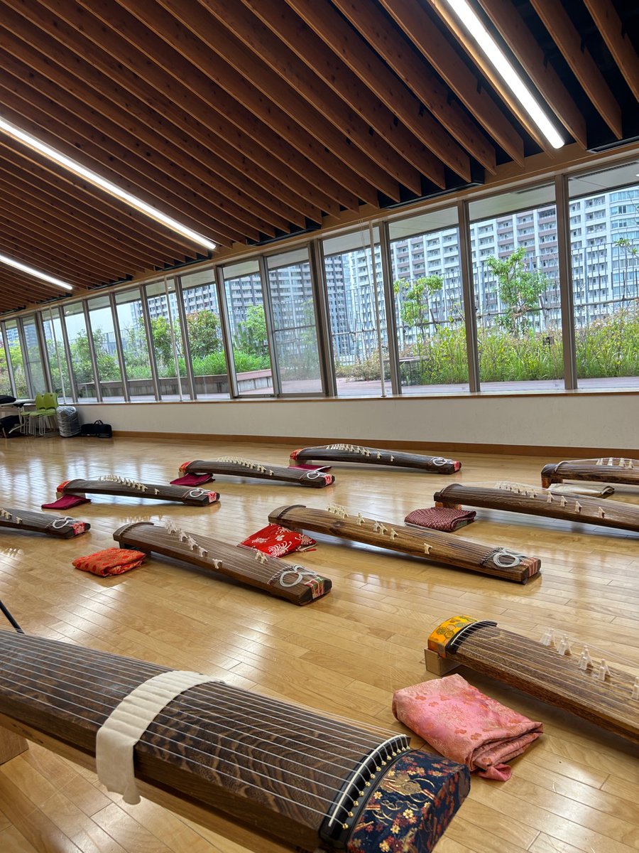 kotomiho's tweet photo. Meet the 和楽器　有明西学園１日目 | お箏・お琴・&amp;amp;二十五絃箏弾き　喜羽美帆（福田操明櫻）のブログ
 https://t.co/jwPkT2zXaK #Amebaブログ #アメブロ https://t.co/olpAuYbMr3