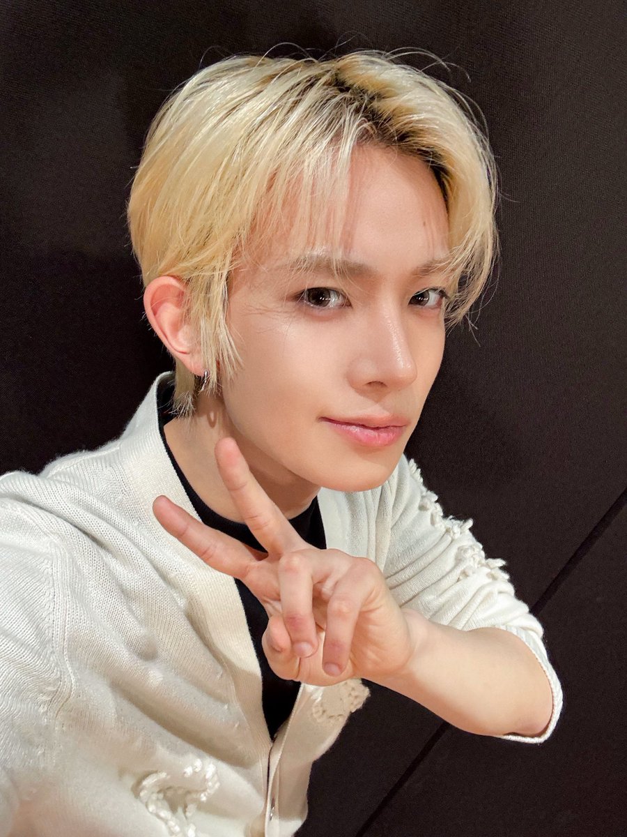 reynarave's tweet photo. 260702 #EVAN #에반 https://t.co/hv8trBQ1eO
