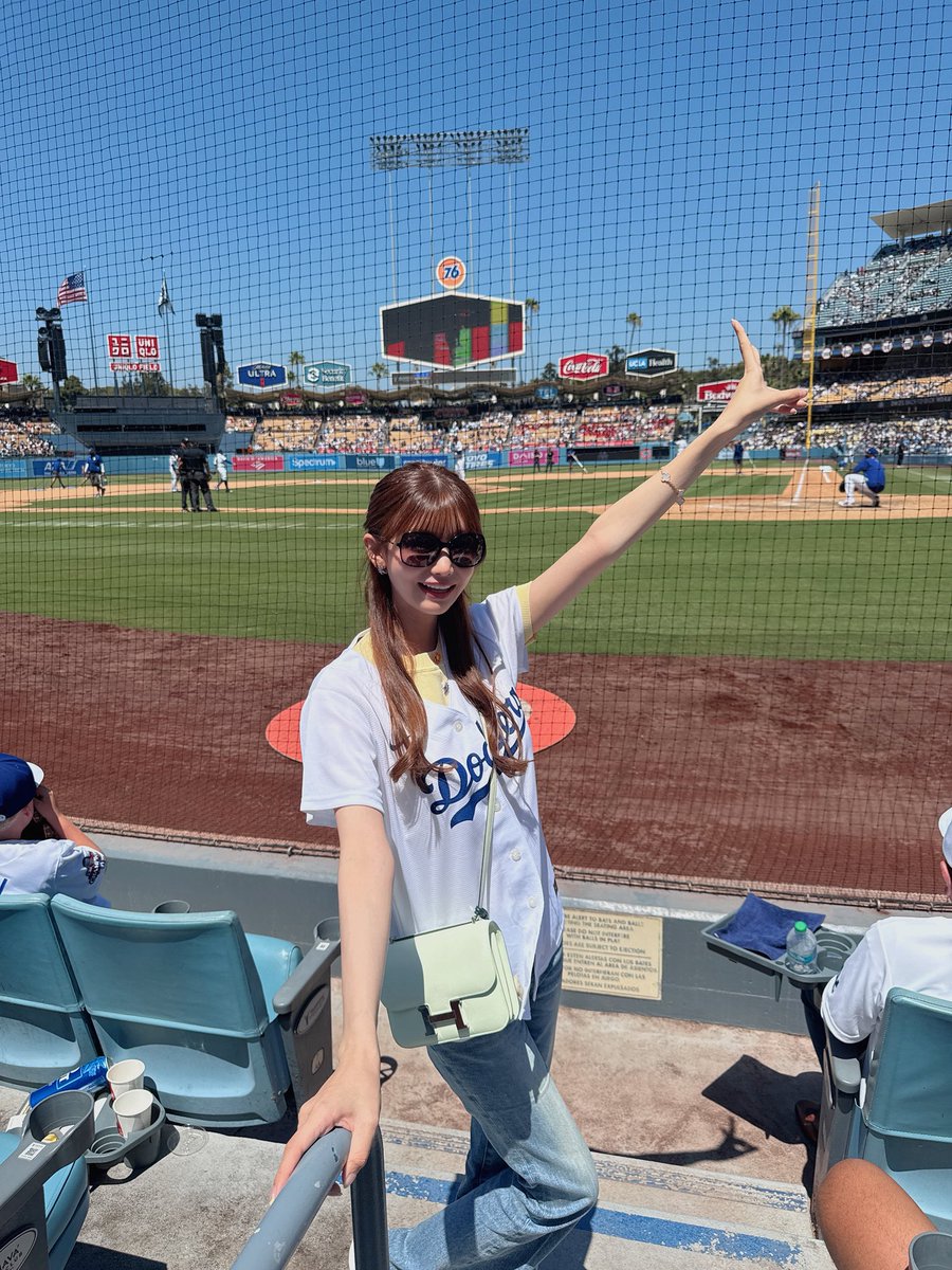 rikochan_01's tweet photo. ポーカーは3桁マイナスしたけど
アメリカは最高な国でした🧚‍♀️🧡 https://t.co/8g8PI1EOa7