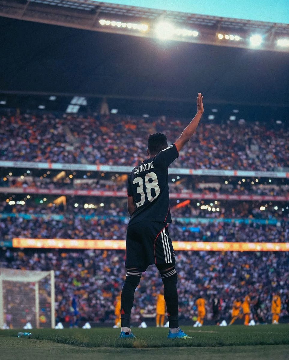 Yamm_SA's tweet photo. @orlandopirates What makes Rele special isn't just his talent, it's his character. In an era where many rush to the next opportunity, he chose to stay focused on finishing what he started. That humility, maturity, and love for the badge are reflected in the way he plays every week. https://t.co/WXJ8OnSln7