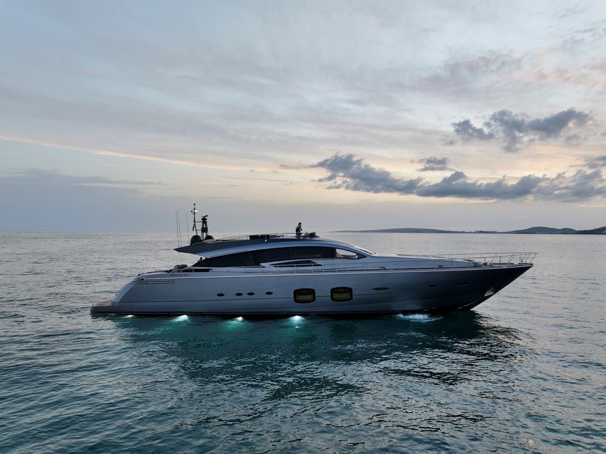 YACHTSBLUE's tweet photo. For Sale: 2017 108’ Pershing “ALDEBARAN III” – €7,495,000 EUR
Palma, Balearic Islands, Spain

🔹 Length: 108’ | Beam: 22’
🔹 Max Speed: 42 knots | Cruise: 35 knots

Contact us for more details at: sales@yachtsblue.com

https://t.co/u97PNCmQ7g

#PershingYachts #YachtsBlue https://t.co/uRGB2LTfFt