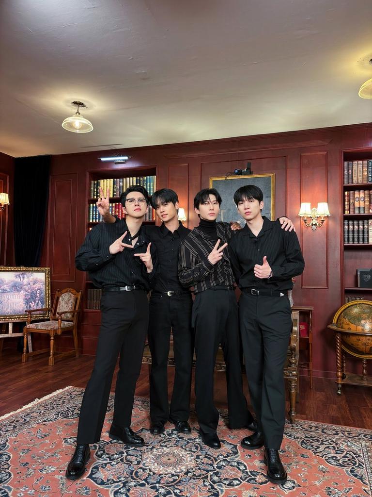 SamurdhiA's tweet photo. 😆Jay B &amp; VIXX😆 
#JayB #LimJaeBeom #Got7 #IGot7 #Ahgase #Ken #LeeJaeHwan #N #ChaHakYeon #Leo #JungTaekWoon #Hyuk #HanSangHyuk #Vixx #Starlight https://t.co/de2cE0KEYh