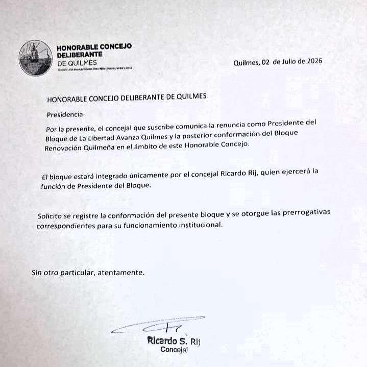 TraductorTeAma's tweet photo. 🧈🚨| SIGUEN LOS ÉXITOS DEL KIRCHNERISTA SEBASTIÁN MANTEQUILLA PAREJA.

Hace una semana designaron como presidente de Bloque de La Libertad Avanza en Quilmes a Ricardo Rij, un concejal que hoy mismo rompió el bloque y se fue con Massa.

Gran momento para abrazarse con Manteca.